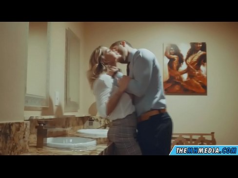 ❤️ Kun povekas blondi viettelee sinut julkisessa vessassa ❤️ Vittu video at porn fi.mysexgamer.ru ❤